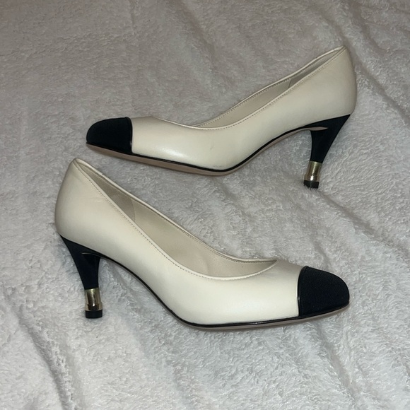 Chanel Colorblock Heels 5.5 - Picture 2 of 11
